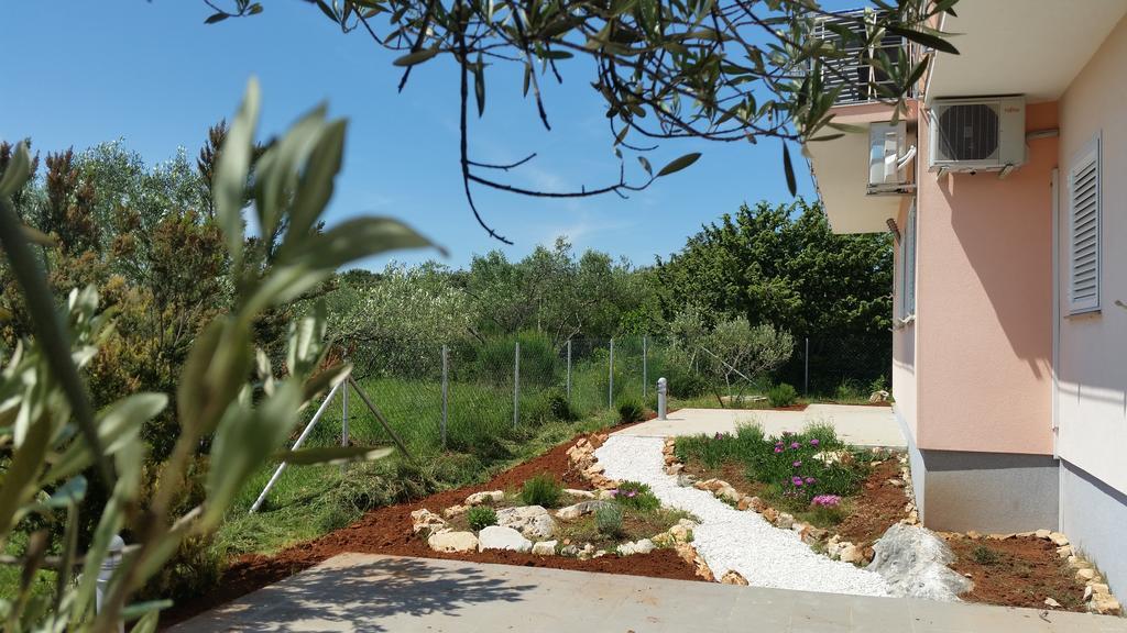 Olive Apartments Ugljan Exterior foto